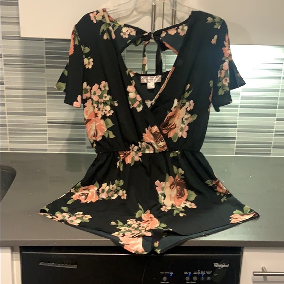 Band of Gypsies New w/ Tags Floral Romper - Picture 2 of 7
